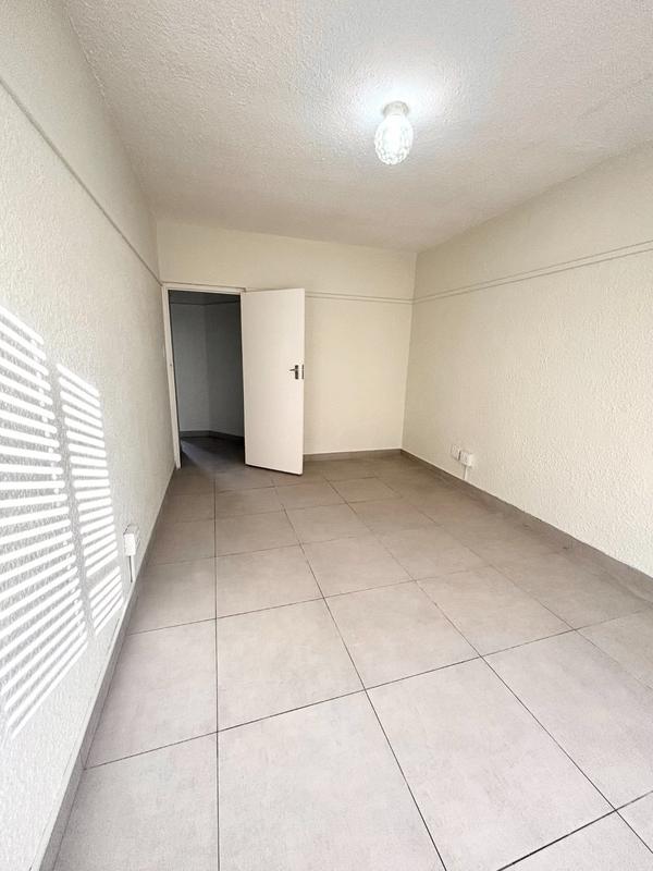 To Let 1 Bedroom Property for Rent in Wynberg Western Cape